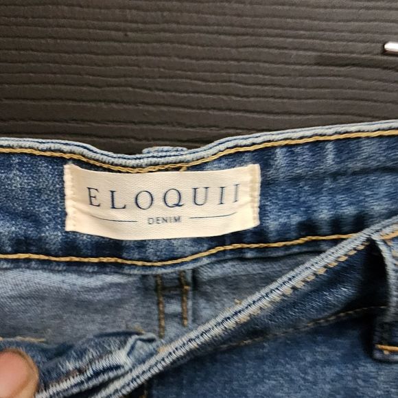 Eloquii Crop Wide Leg Jeans - Picture 9 of 14
